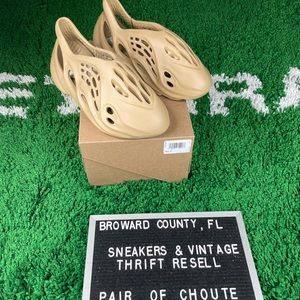 Yeezy Foam RNNR Ochre